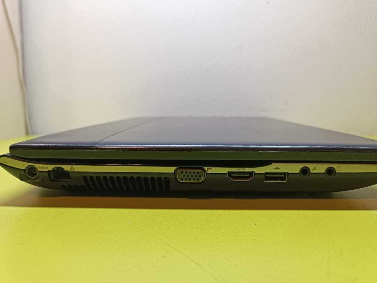 Ноутбук фирмы Samsung, модель np300e5a