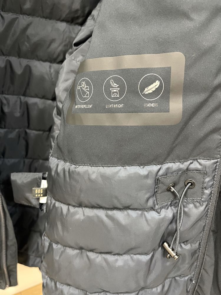 Продаю демисезонную куртку М Massimo Dutti