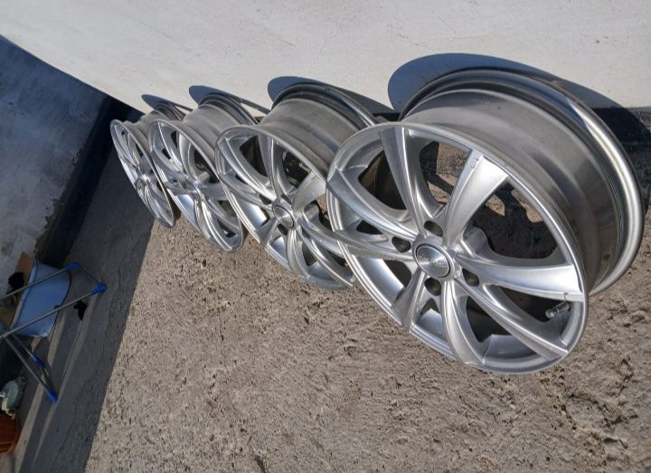 Продам Диски SKAD R 15 4 рех болтовый