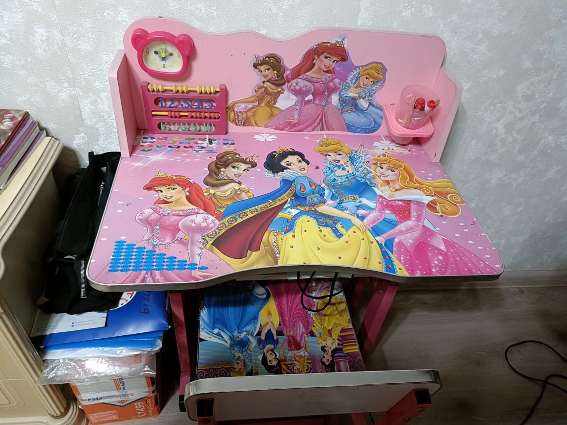Продам детскую парту