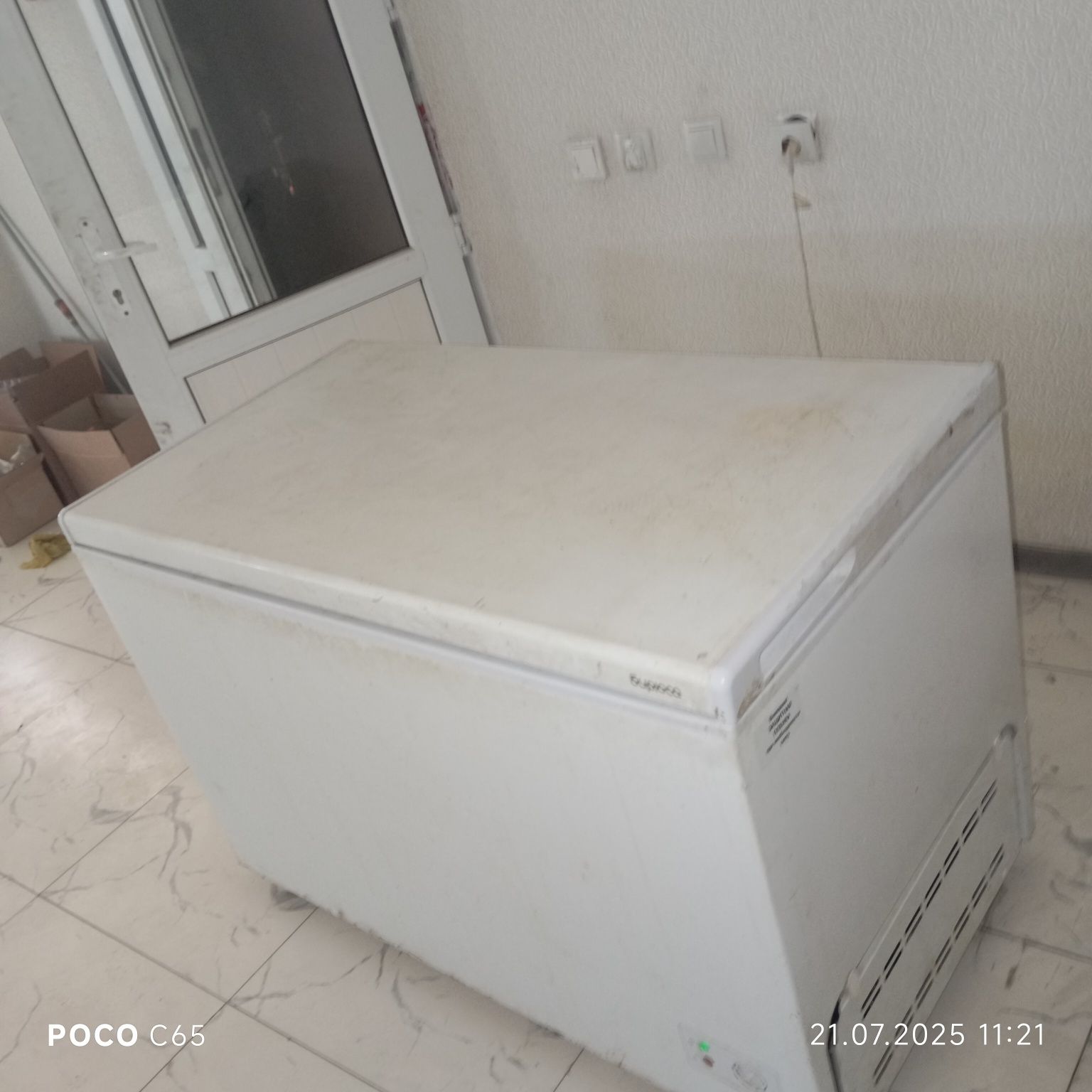 Роботающий морозильник
