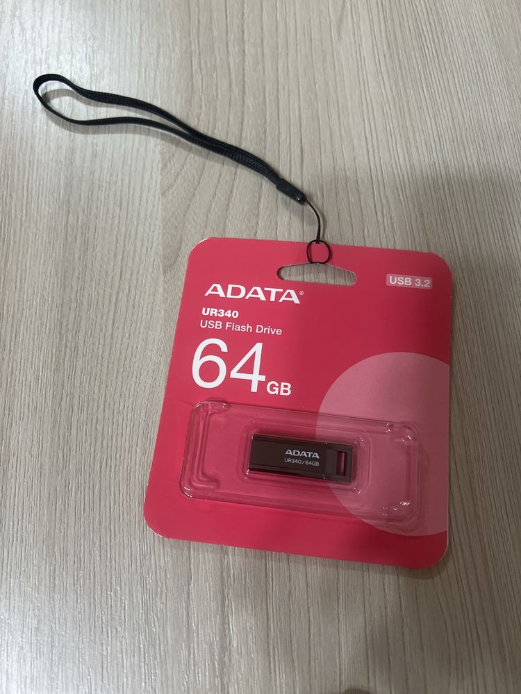 Флешка USB Adata UV 150. USB 3.2 Gen1.64-32 Gb НОВЫЙ (Лямка в подарок)