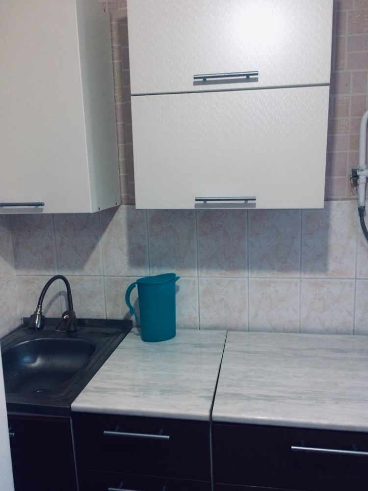 продам 3 х ком квартиру в центре район двд стелла школа#1