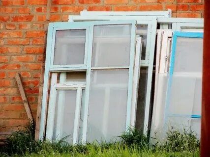 Продам оконные рамы. Стекла целые. Есть с решетками.