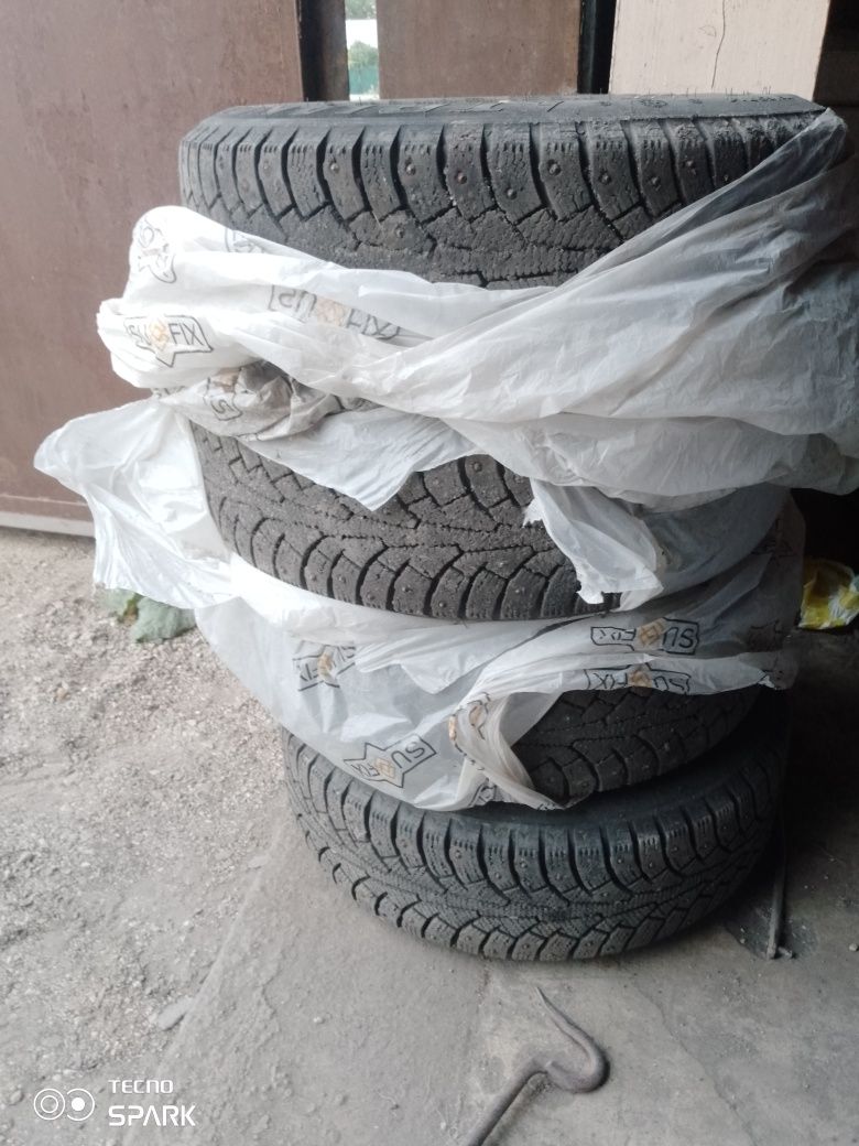 Продам зимнюю резину R14