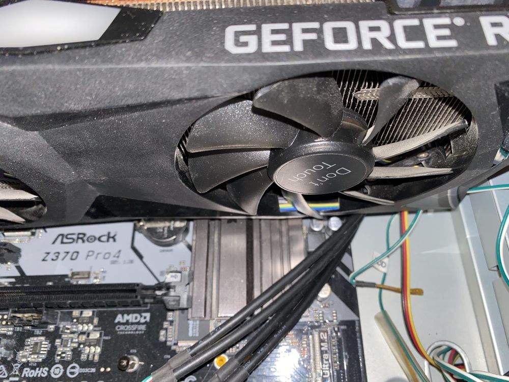 Продам супер игровой системник 9 поколения core i7.Срочно.