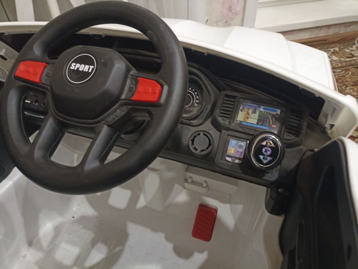 TOYOTA LAND CRUISER детский электромобиль