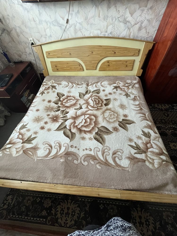 Продам кровать