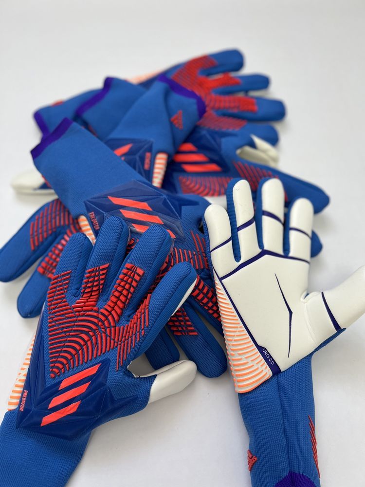 Вратарские перчатки Adidas Predator Pro 22 в Алматы