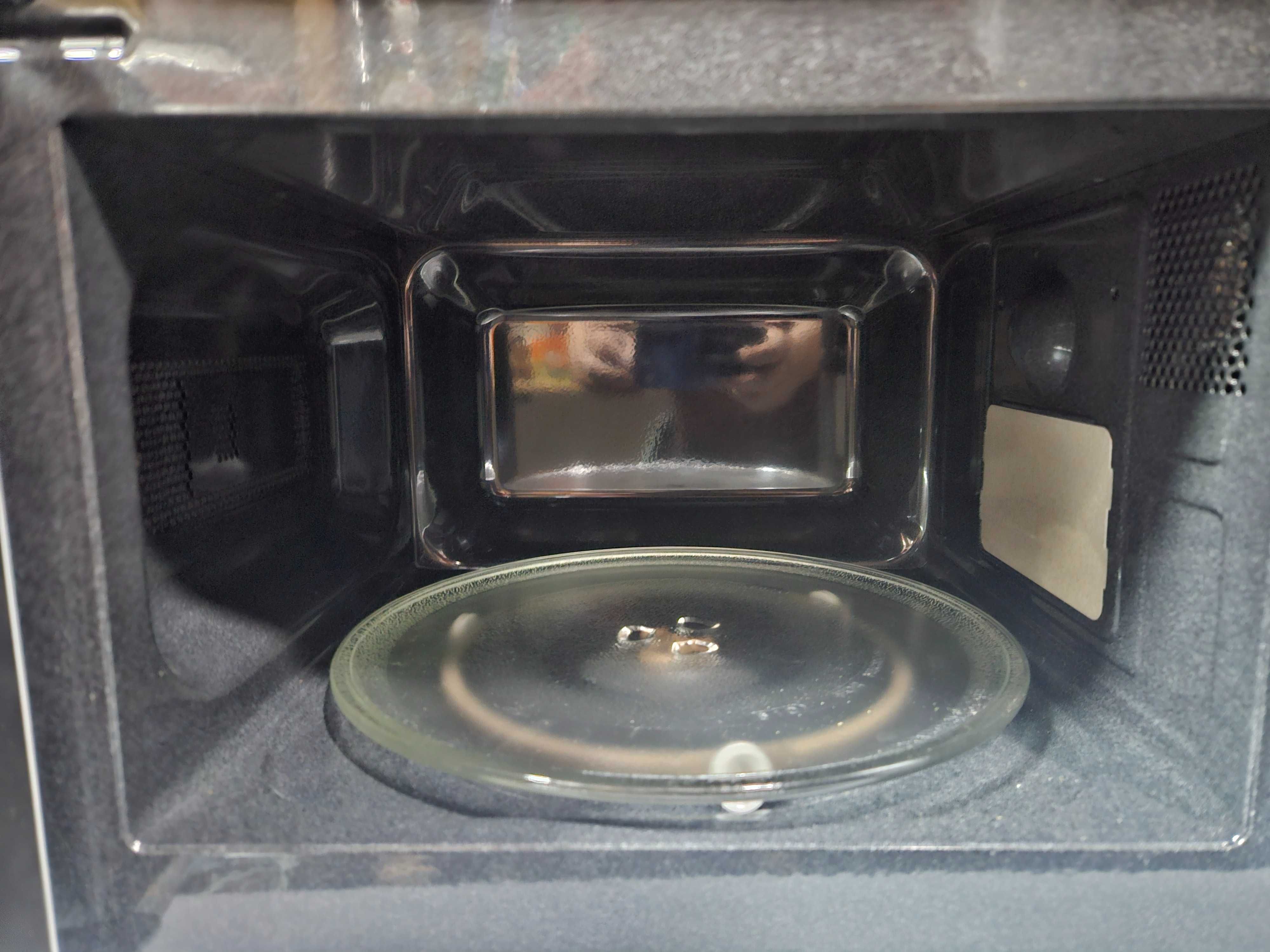 Продам Микроволновая печь Midea AM-720C4E-S, серебристый цвет.