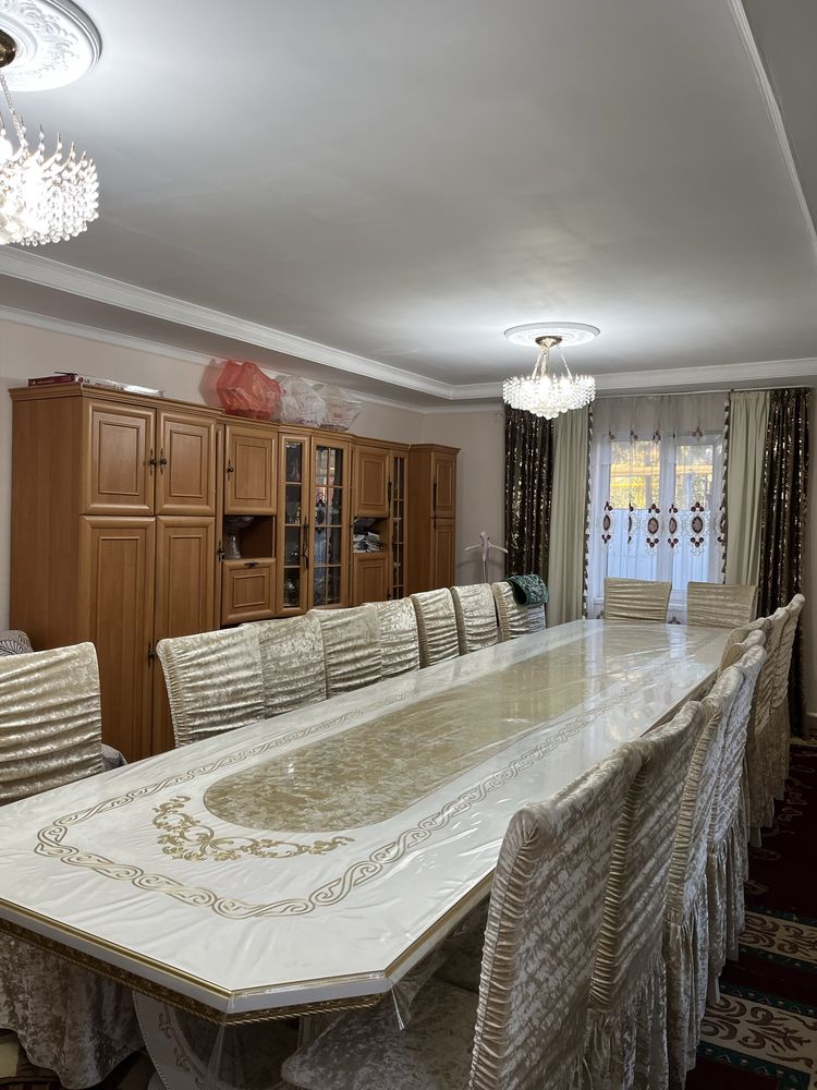 Стол для гостиной