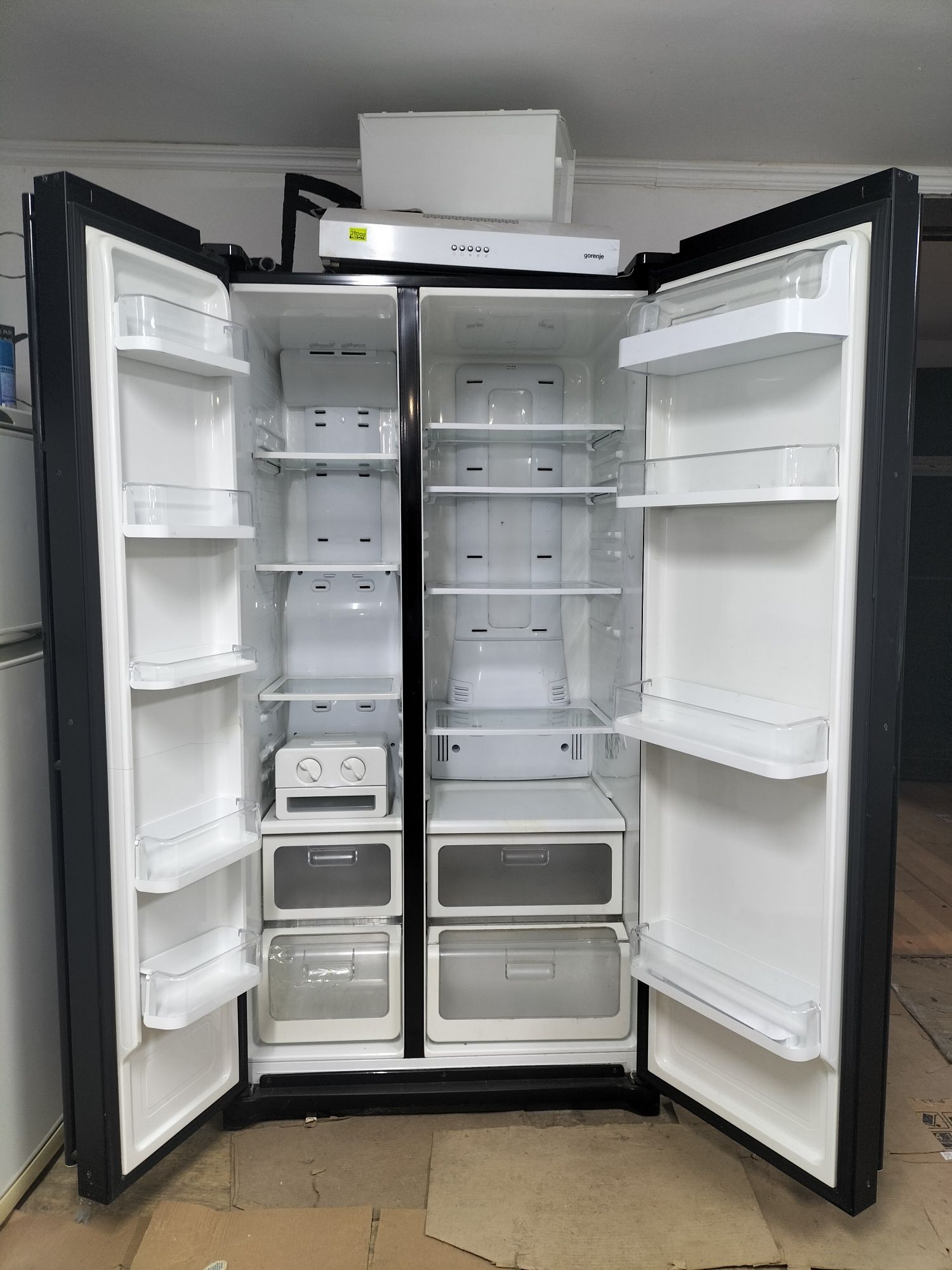 Холодильник SAMSUNG