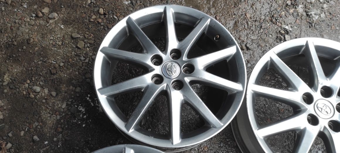 Комплект оригинальных дисков R18. Toyota. Lexus.
