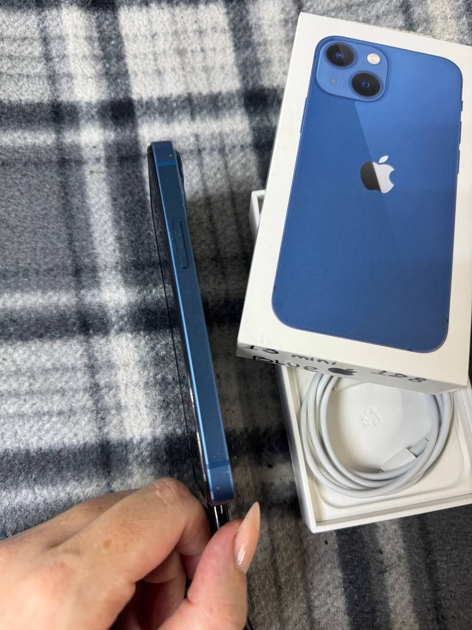 Продам iPhone 13 mini