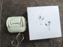 Продаю AirPods 3 

Описание:
Продаю науш