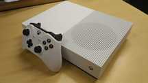 Xbox One S (1 Tb)