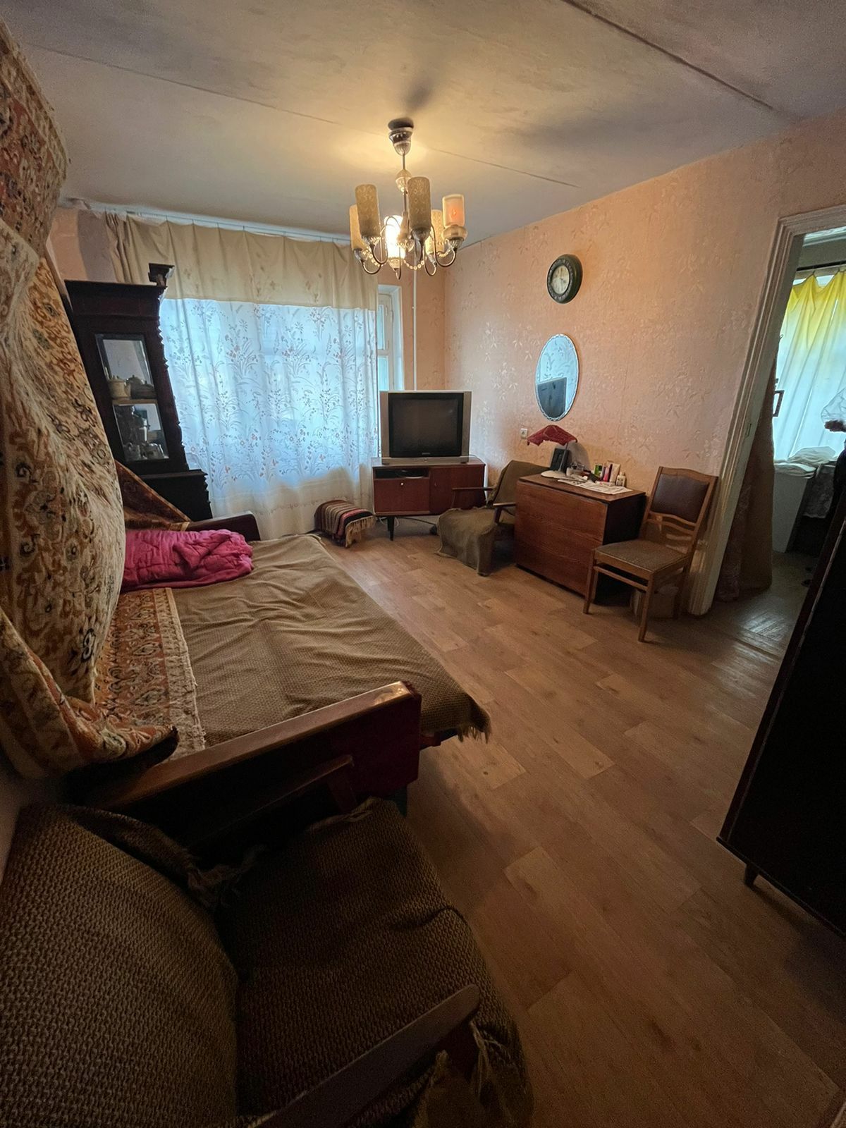 Продаётся 3-х комнатная квартира, в районе 2-го рабочий.