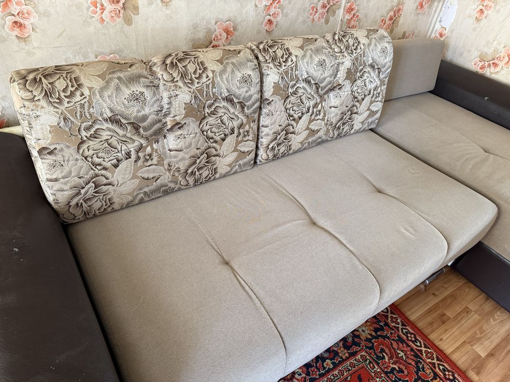 Продам диван в хорошем состоянии