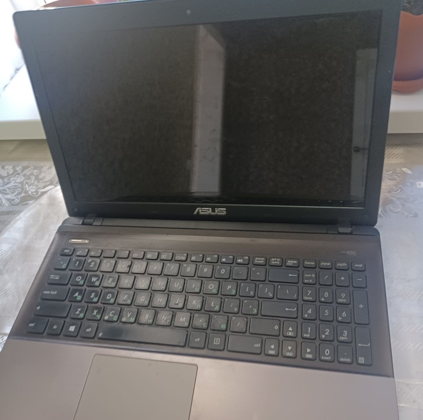 Продам б/у ноутбук Asus в неплохом состоянии на запчасти