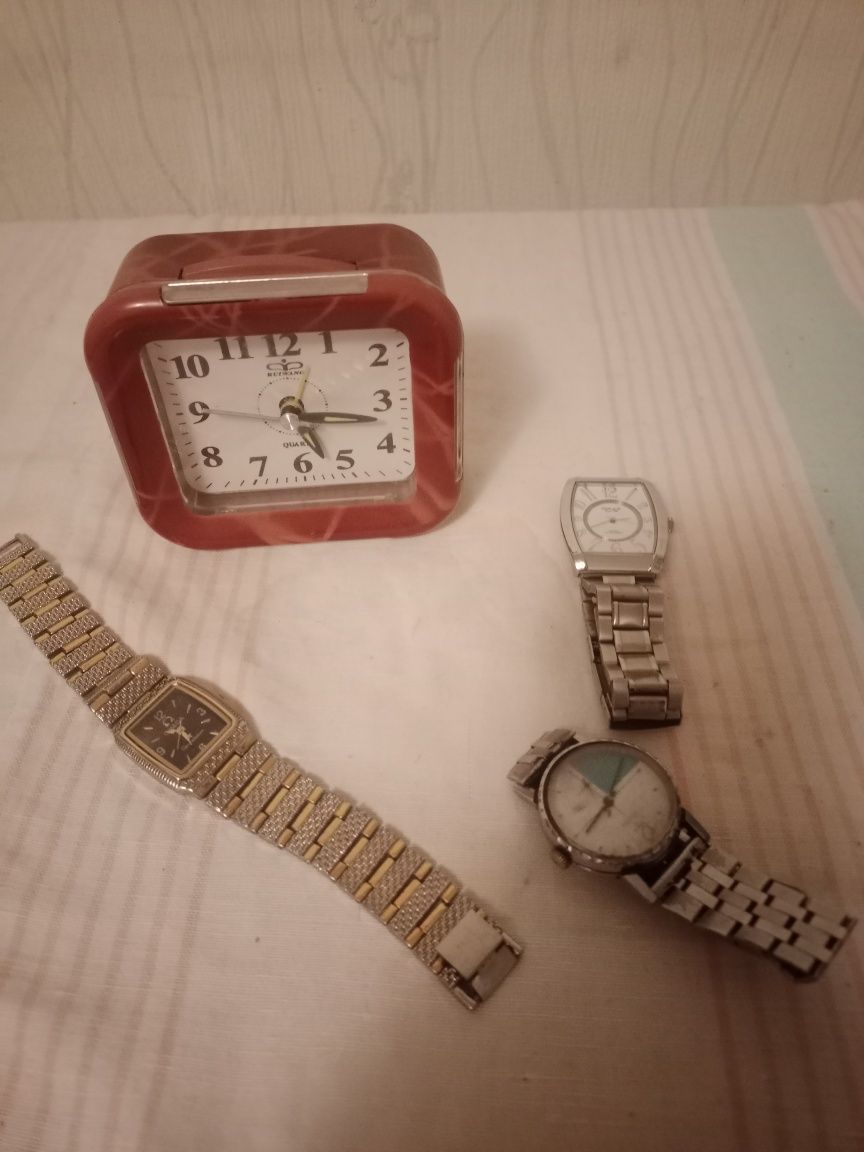 Продам часы будильник,ручные