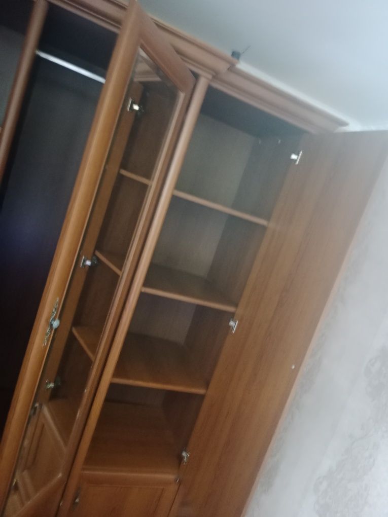 "Продаётся шкаф б/у"