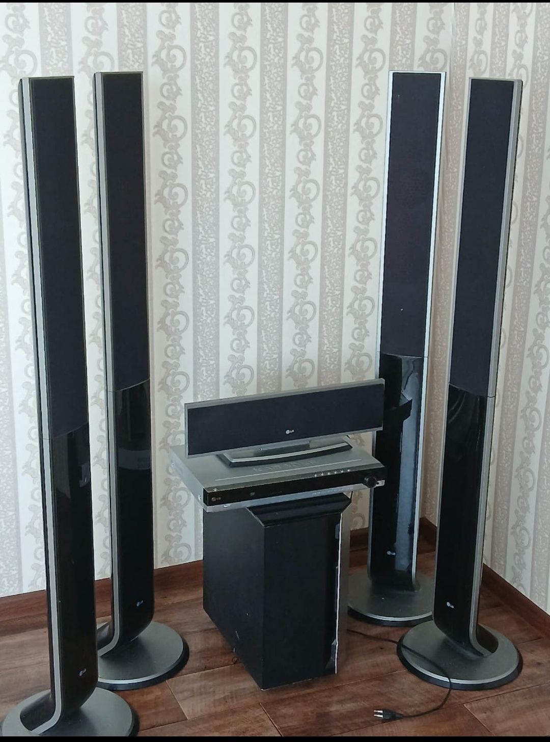 Усилитель звука lg работает в хорошем состояний
