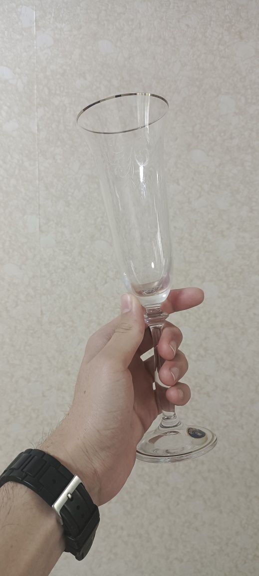 Бокалы для шампанского