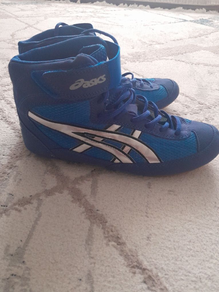 Продам борцовки для борьбы Asics
