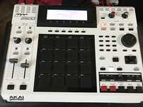 Akai MPC 2500 SE