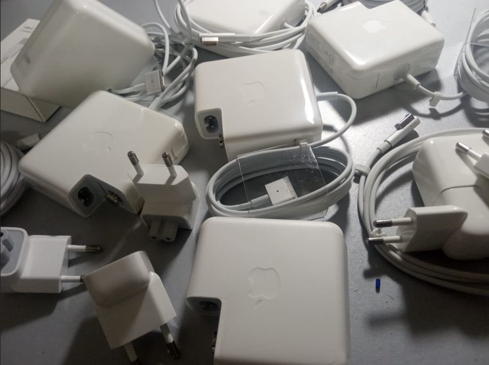 от Apple зарядка от MacBook - блок питания, шнур