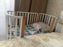 Продам детскую кровать с маятником