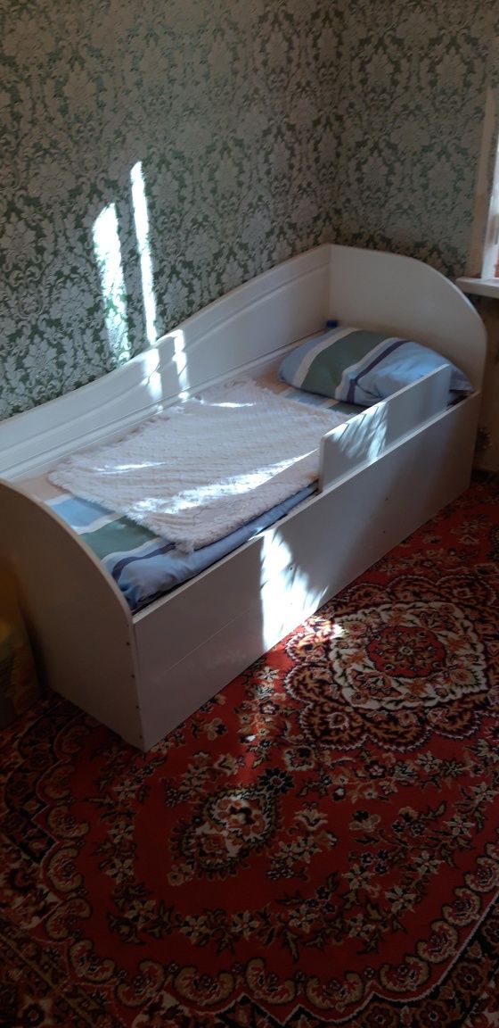 Продам кровати детские.
