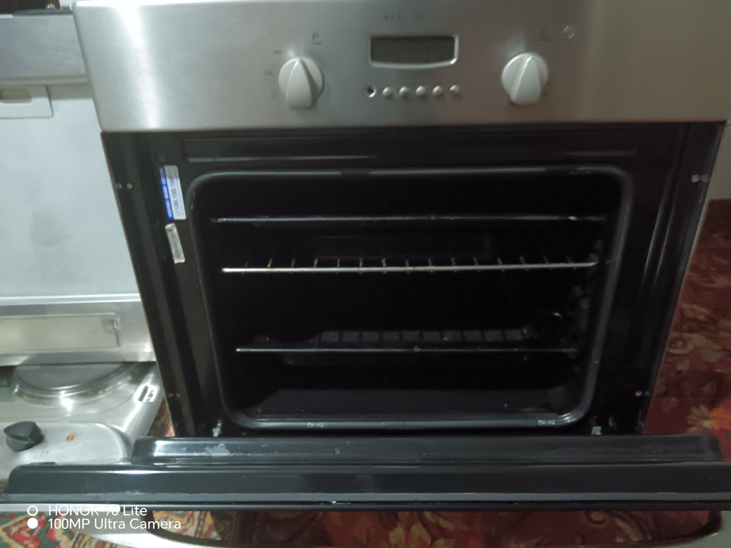 Электрическая плита + духовка + вытяжка Indesit