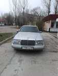 Mercedes E280 серебристый