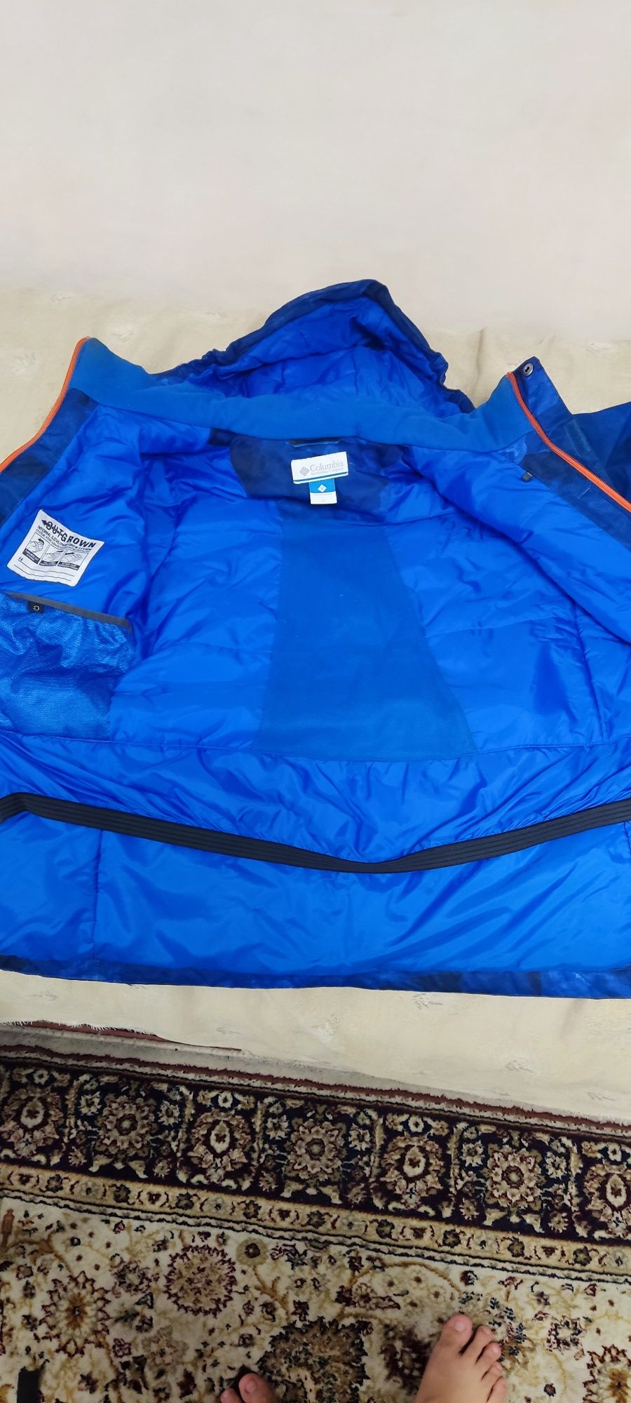 Продам зимнюю куртку Columbia Alpine Free Fall темно синий
