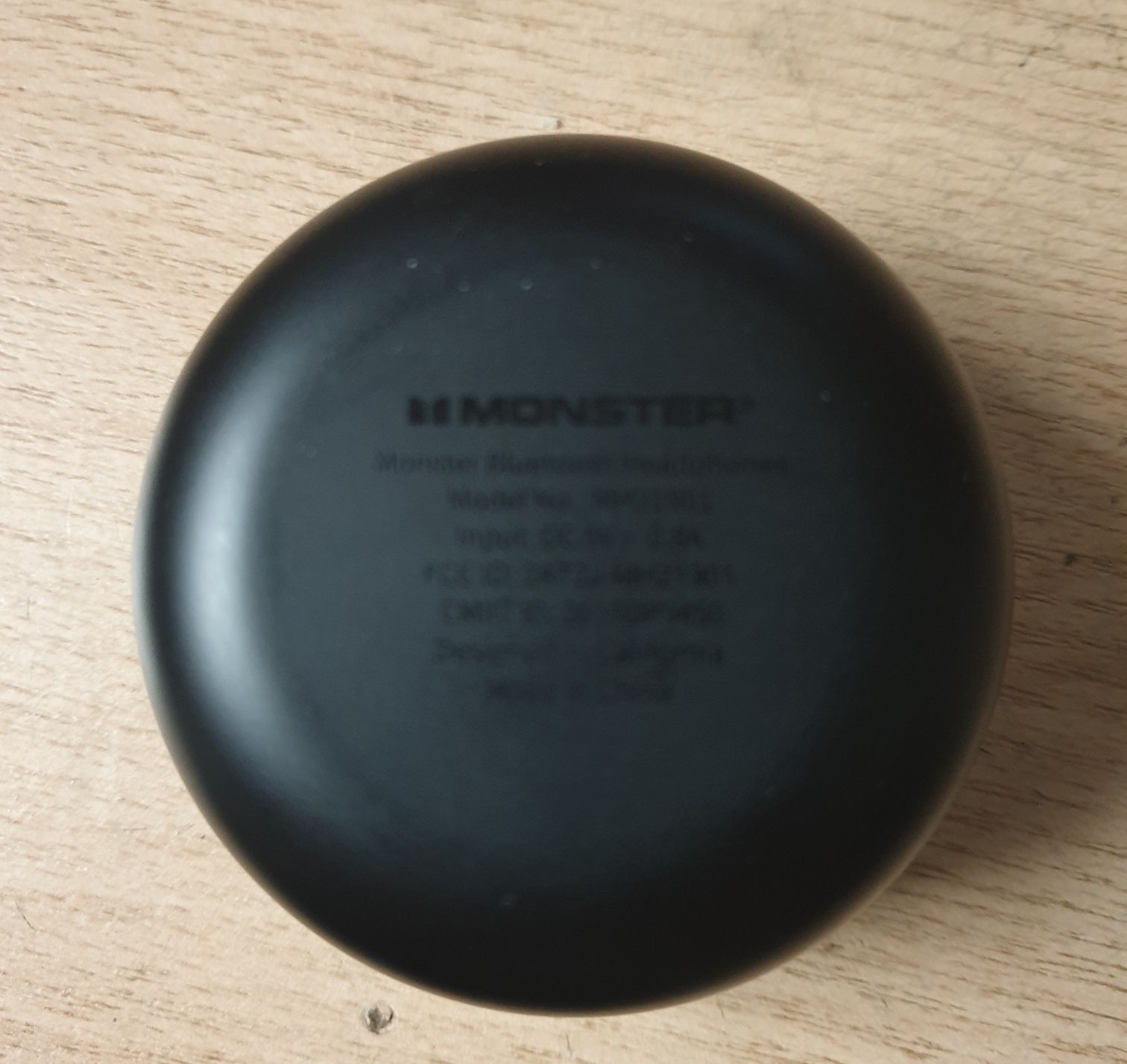 Беспроводные наушники MONSTER.