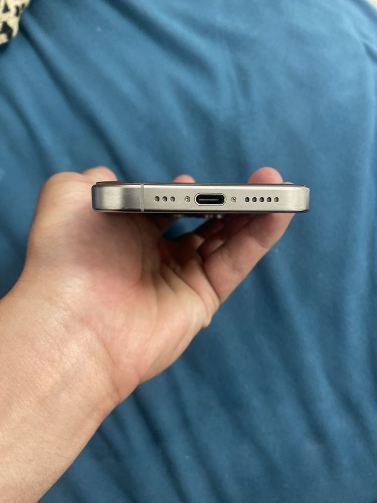 Iphone 15pro…………