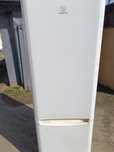 Продам холодильник INDESIT
