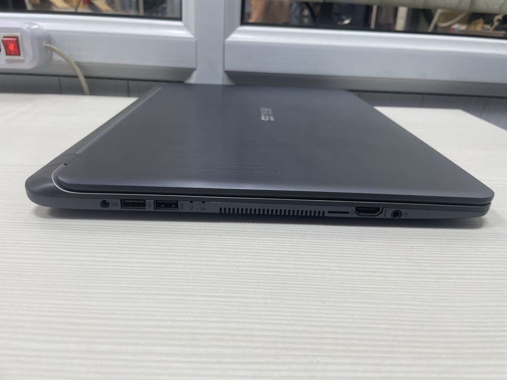 Ноутбук Asus Celeron SSD 128 ОЗУ 4 Офисный Ноутбук