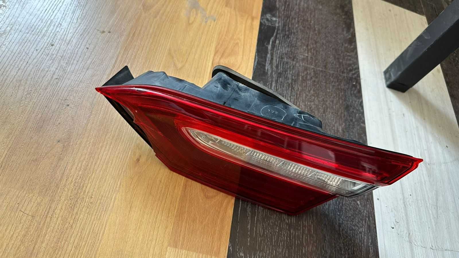 Фара задняя правая Camry 70/75