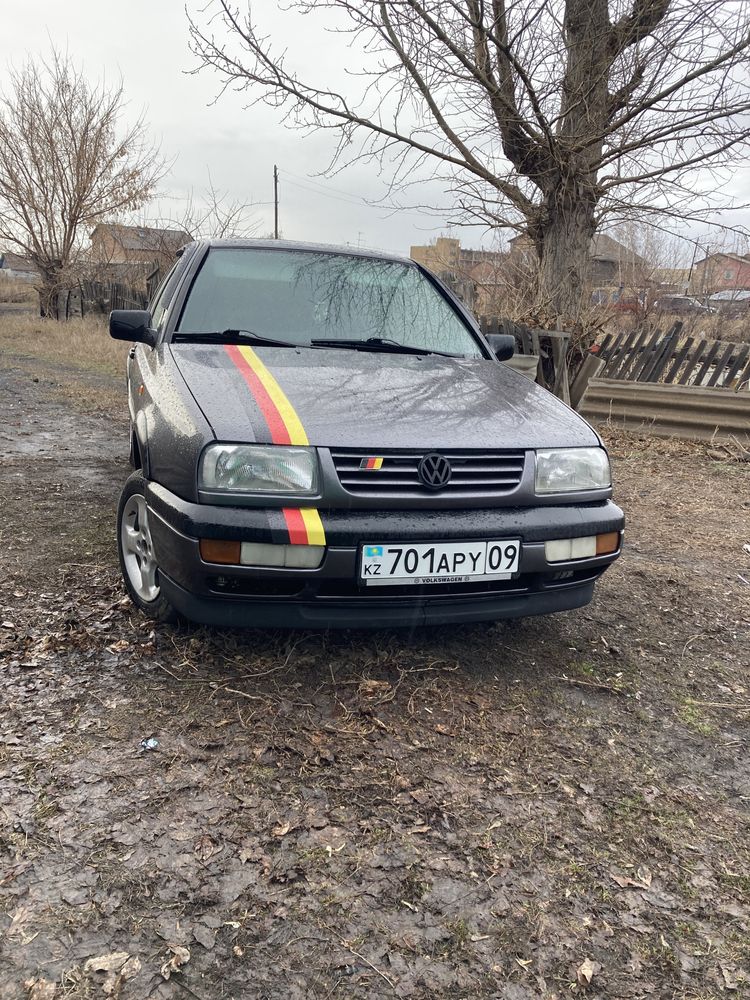 Продаю Vw vento 1.8 моно