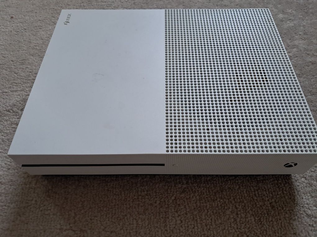 Продам Xbox One S