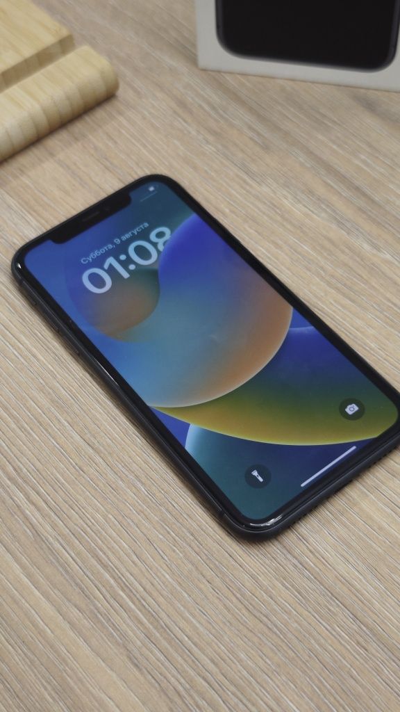 iPhone 11 | Apple Room