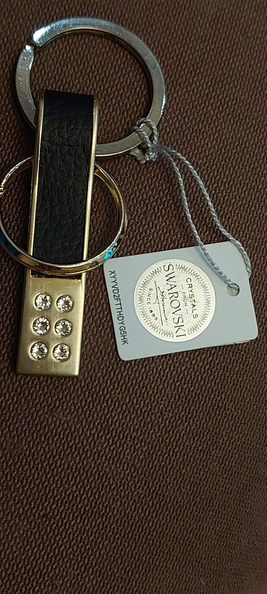 Продам брелок ТOYOTA стразы Swarovski