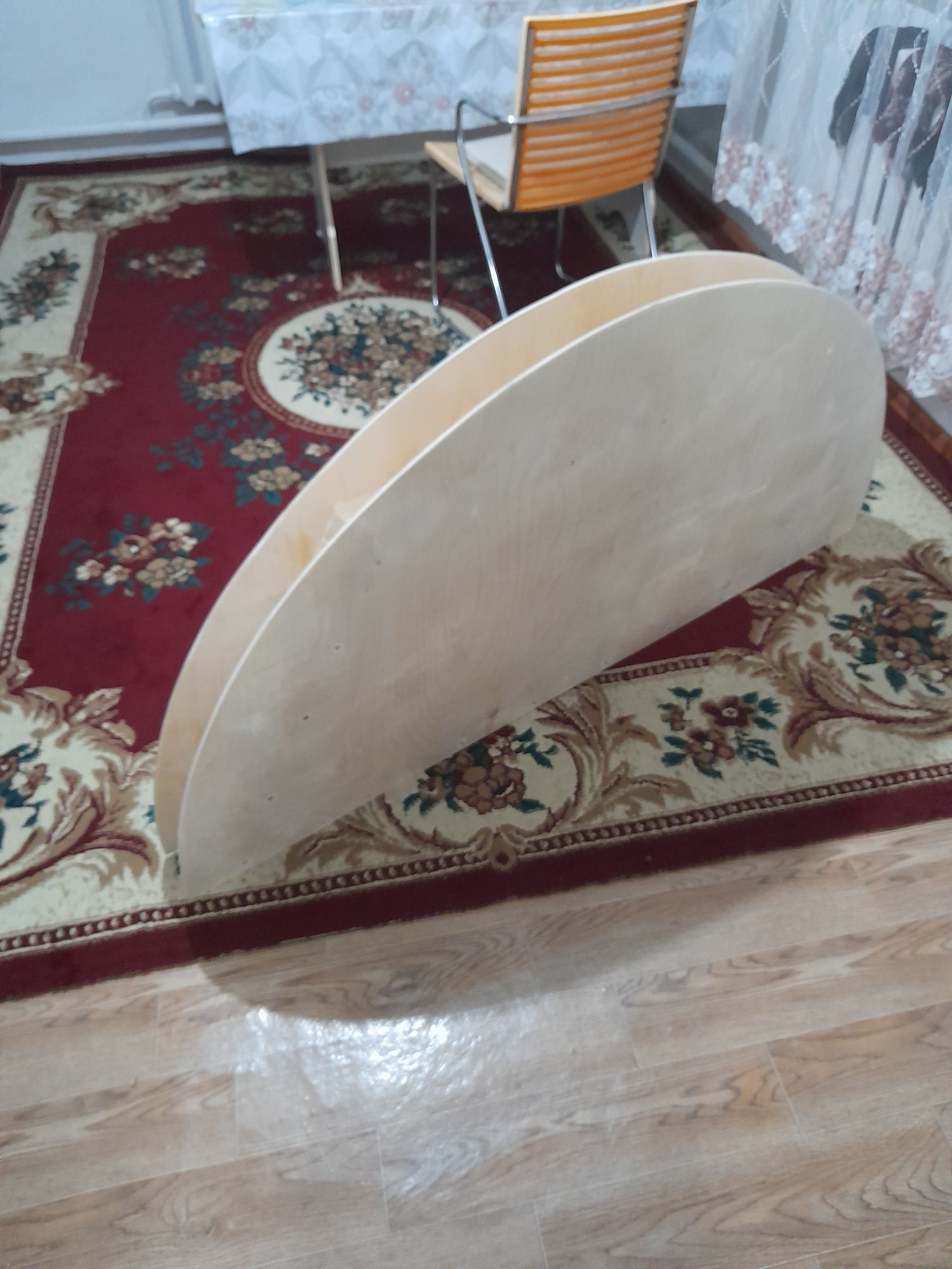 Продам, круглый жер стол