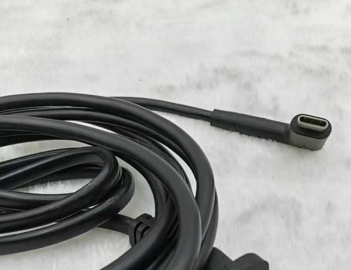 Зарядка 65W для смартфона планшета ноутбука подходит