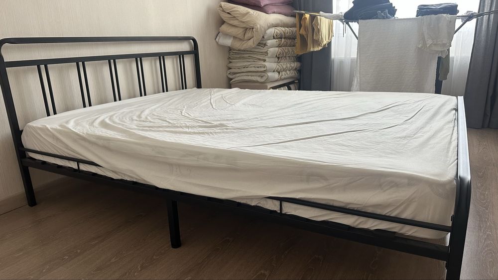 Продам кровать 1.6х2.0