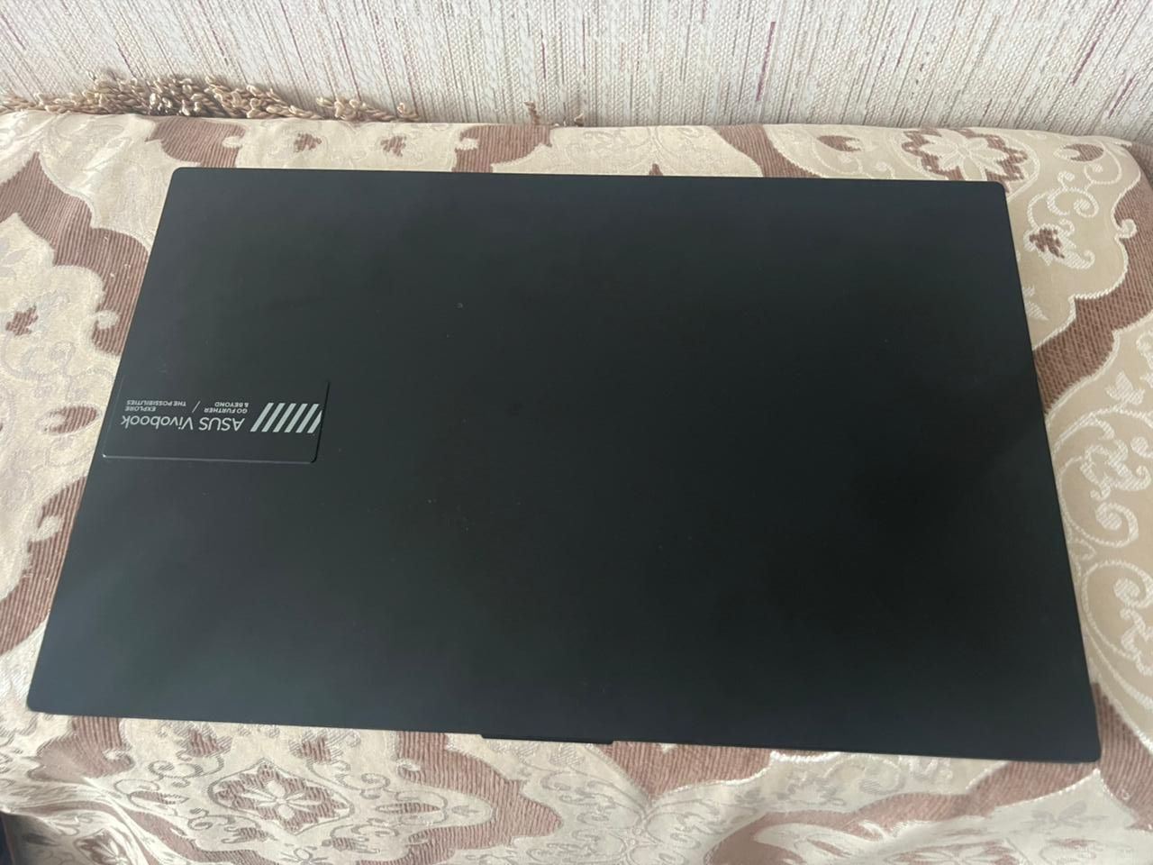 Продам современный шустрый ноутбук Asus сумка мышка