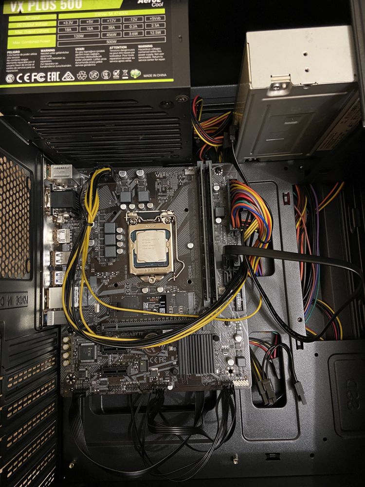 Процессор corel i5/10400/2.90 GHz озу32 ssd512