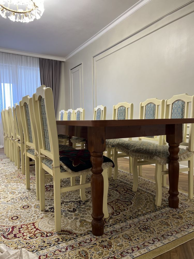 Стол большой стулья